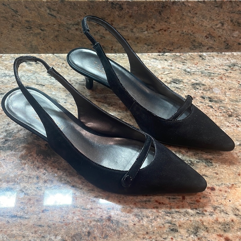 Women’s Talbots Slingback Pumps Womens 8.5 Black Suede Leather Kitten Heel 1.5"